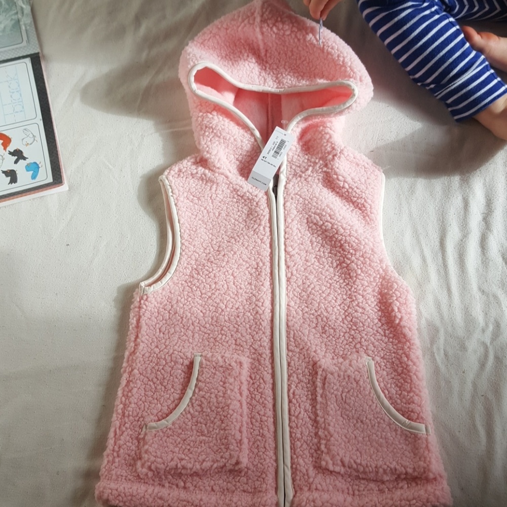 Old Navy Hooded Sherpa Vest 4t